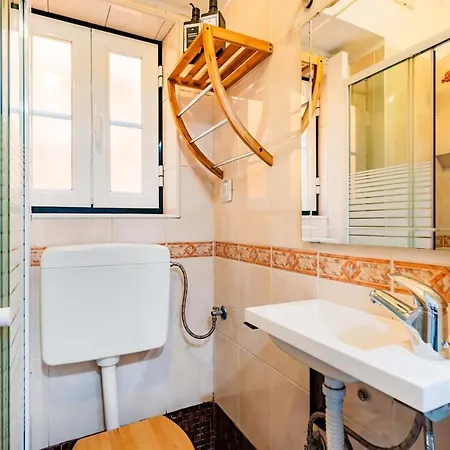 Apartment Live Alfama By Tram 28 | 1br